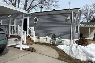 1661 Old Country Rd, Riverhead, NY 11901 - Photo 3