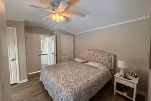 1661 Old Country Rd, Riverhead, NY 11901 - Photo 23