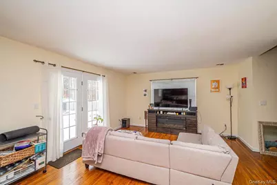 47 Cobblestone Drive, Shoreham, NY 11786 - Photo 25