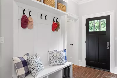 50 South Drive, Manhasset, NY 11030 - Photo 9