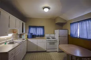 38a Champlain St, Port Jefferson Station, NY 11776 - Photo 3