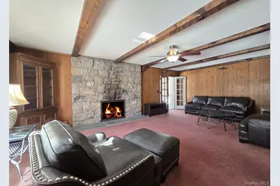 77 Jamaica Avenue, Holtsville, NY 11742 - Photo 3