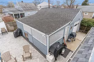 20 Peacock Ln, Levittown, NY 11756 - Photo 19