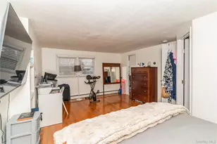 20 Peacock Ln, Levittown, NY 11756 - Photo 13