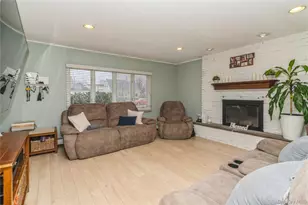 20 Peacock Ln, Levittown, NY 11756 - Photo 5