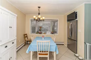 20 Peacock Ln, Levittown, NY 11756 - Photo 9