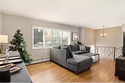 26 Clarendon Street, Dix Hills, NY 11746 - Photo 3