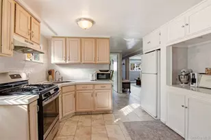 26 Clarendon St, Dix Hills, NY 11746 - Photo 9