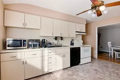 26 Clarendon Street, Dix Hills, NY 11746 - Photo 5