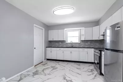 27 Marlo Lane #2nd Floor, Hauppauge, NY 11788 - Photo 7