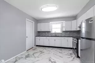 27 Marlo Ln, Hauppauge, NY 11788 - Photo 7