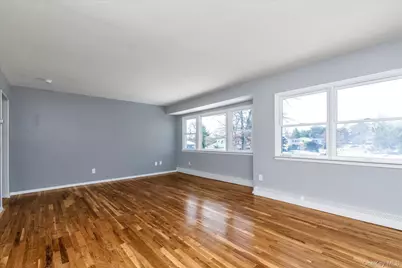 27 Marlo Lane #2nd Floor, Hauppauge, NY 11788 - Photo 5