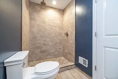 105 Virginia Avenue, Long Beach, NY 11561 - Photo 7