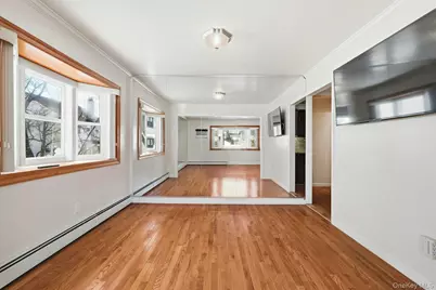 1028 Thomas Avenue, Baldwin, NY 11510 - Photo 9