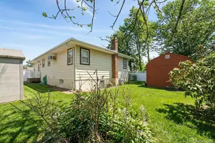 1028 Thomas Ave, Baldwin, NY 11510 - Photo 19