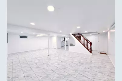 14 Willets Drive, Syosset, NY 11791 - Photo 13