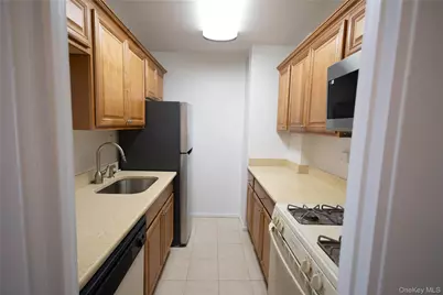 1874 Pelham Parkway S #3B, Bronx, NY 10461 - Photo 3