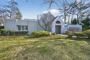 37 Shelter Ln, Roslyn Heights, NY 11577 - Photo 37