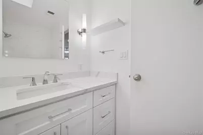 70 Pheasant Run, Roslyn, NY 11576 - Photo 17