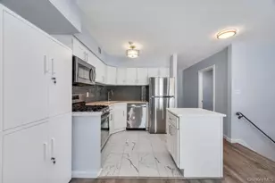 348 Artist Lake Dr, Middle Island, NY 11953 - Photo 15