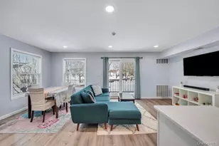 348 Artist Lake Dr, Middle Island, NY 11953 - Photo 7