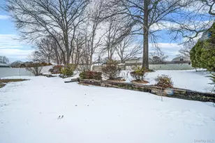 22 Meyer Ln, Medford, NY 11763 - Photo 19