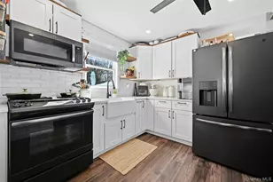 418 Old Farmingdale Rd, West Babylon, NY 11704 - Photo 7