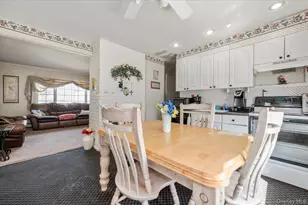 38 Celestial Ln, Levittown, NY 11756 - Photo 7