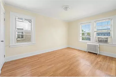49 Malden Avenue, Lynbrook, NY 11563 - Photo 15