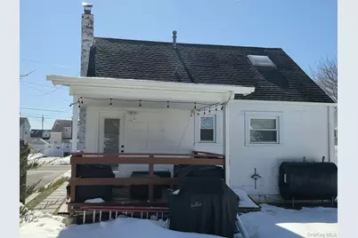46 W Clearwater Road, Lindenhurst, NY 11757 - Photo 31
