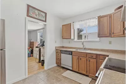 10 Maple Avenue N, Loch Sheldrake, NY 12779 - Photo 5