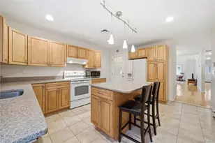 43 Ridgeway Blvd, Bay Shore, NY 11706 - Photo 11