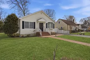 43 Ridgeway Blvd, Bay Shore, NY 11706 - Photo 3