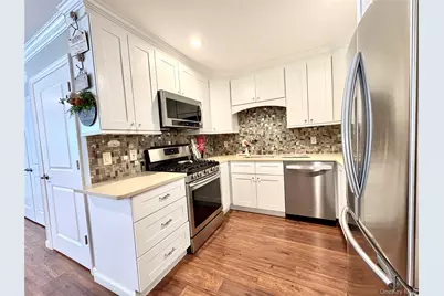 11 Hunter Drive, Central Islip, NY 11722 - Photo 9