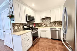 11 Hunter Dr, Central Islip, NY 11722 - Photo 9