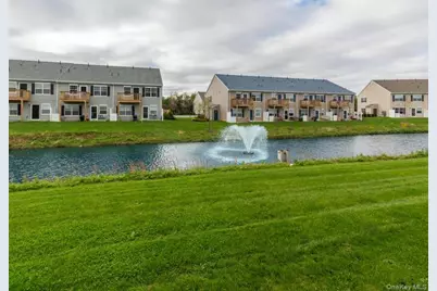 11 Hunter Drive, Central Islip, NY 11722 - Photo 3