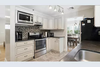 3 Robins Nest Lane, Hampton Bays, NY 11946 - Photo 15