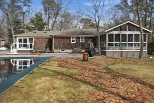 3 Robins Nest Ln, Hampton Bays, NY 11946 - Photo 3
