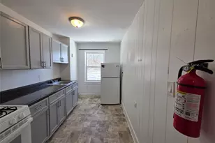 135 Fullerton Ave, Newburgh, NY 12550 - Photo 5