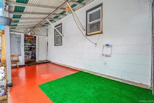 26 Smith St, Amityville, NY 11701 - Photo 33