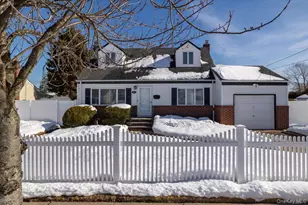 690 N Hamilton Ave, Lindenhurst, NY 11757 - Photo 29