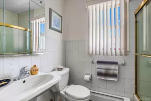 690 N Hamilton Ave, Lindenhurst, NY 11757 - Photo 11