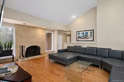 38 Arista Drive, Dix Hills, NY 11746 - Photo 9
