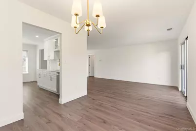 909 Fenway Road, Saint James, NY 11780 - Photo 11