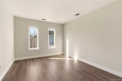 909 Fenway Road, Saint James, NY 11780 - Photo 19