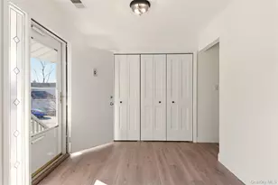 909 Fenway Rd, Saint James, NY 11780 - Photo 5