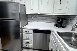 6 Glen Hollow Dr, Holtsville, NY 11742 - Photo 3