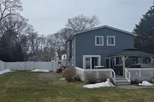 606 Birch Hollow Dr, Shirley, NY 11967 - Photo 11