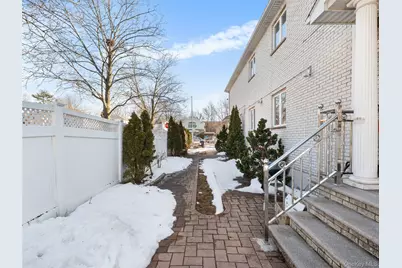 24571 61st Avenue, Little Neck, NY 11362 - Photo 37