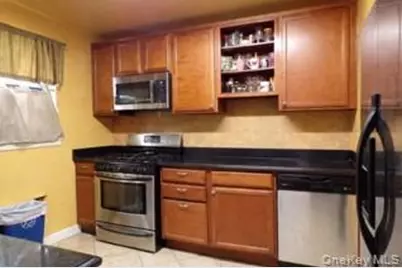 21947 74th Avenue #LOWER, Oakland Gardens, NY 11364 - Photo 3